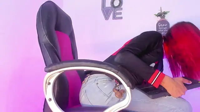 Snapshot of MissDiabla_ chatting on February 9, 2026, 7:12 pm MissDiabla online show from February 9, 2026, 7:12 pm