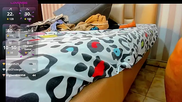 MissDiabla  online show from September 17, 2025, 7:10 am