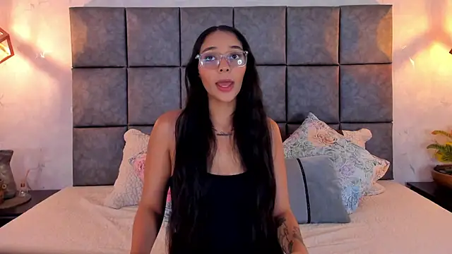 Roseaurora online show from June 19, 2026, 10:54 am