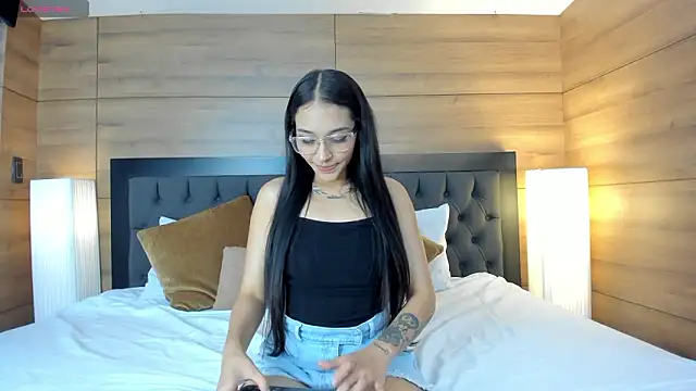 Snapshot of Roseaurora chatting on March 6, 2026, 12:55 pm Roseaurora online show from March 6, 2026, 12:55 pm