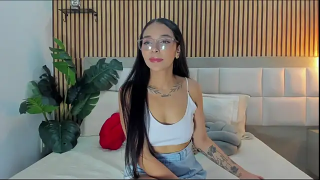 Snapshot of Roseaurora chatting on February 7, 2026, 12:24 pm Roseaurora online show from February 7, 2026, 12:24 pm