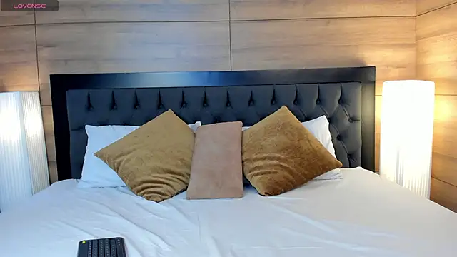 Snapshot of Roseaurora chatting on March 7, 2026, 12:21 pm Roseaurora online show from March 7, 2026, 12:21 pm