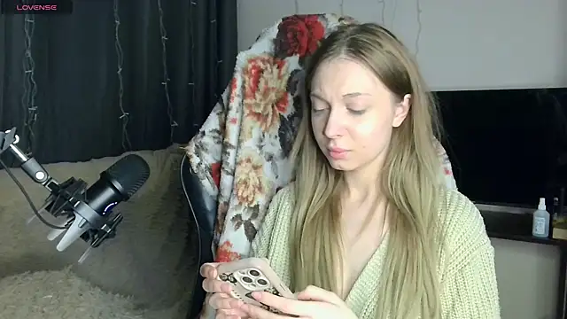 BabbbyFoxxx online show from April 5, 2026, 10:27 pm