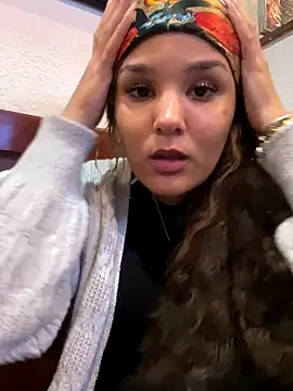 Prettygirl6070 online show from September 9, 2025, 9:13 pm