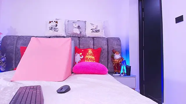 sweegirl69 online show from December 18, 2025, 11:58 am