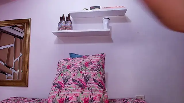 sweegirl69 online show from September 30, 2025, 12:00 pm