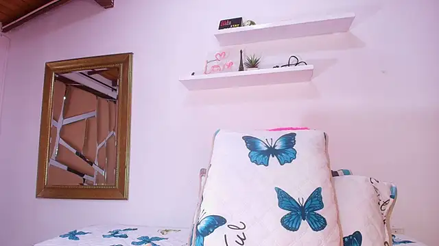 sweegirl69 online show from September 12, 2025, 11:54 am