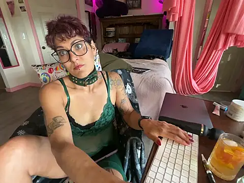 kinkycanner online show from March 18, 2026, 12:25 am