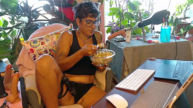 kinkycanner online show from July 4, 2026, 2:40 am