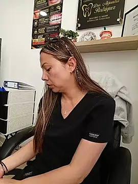 Snapshot of Madisson-04_ chatting on June 17, 2026, 2:27 pm Madisson-04 online show from June 17, 2026, 2:27 pm