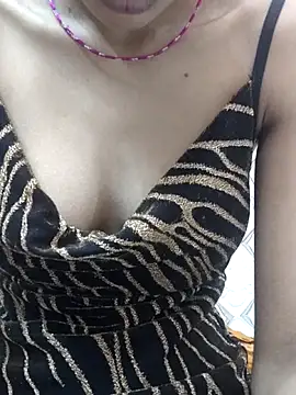 Aidakhan1212 online show from November 18, 2025, 10:18 am