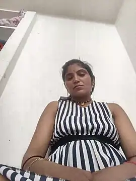 Snapshot of LUCKY_cut chatting on February 9, 2026, 6:28 pm LUCKY cut online show from February 9, 2026, 6:28 pm