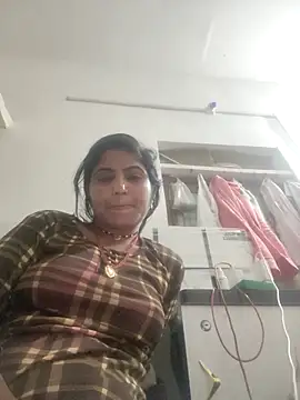 Snapshot of LUCKY_cut chatting on March 5, 2026, 6:48 pm LUCKY cut online show from March 5, 2026, 6:48 pm