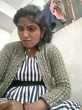 Snapshot of LUCKY_cut chatting on February 10, 2026, 6:34 am LUCKY cut online show from February 10, 2026, 6:34 am