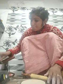 Snapshot of LUCKY_cut chatting on February 24, 2026, 3:18 am LUCKY cut online show from February 24, 2026, 3:18 am