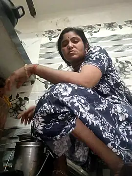 Snapshot of LUCKY_cut chatting on March 17, 2026, 2:47 am LUCKY cut online show from March 17, 2026, 2:47 am