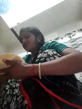 Snapshot of LUCKY_cut chatting on February 14, 2026, 2:28 pm LUCKY cut online show from February 14, 2026, 2:28 pm