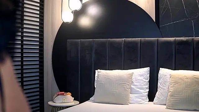 Snapshot of KylieKroftt chatting on March 6, 2026, 8:48 pm KylieKroftt online show from March 6, 2026, 8:48 pm