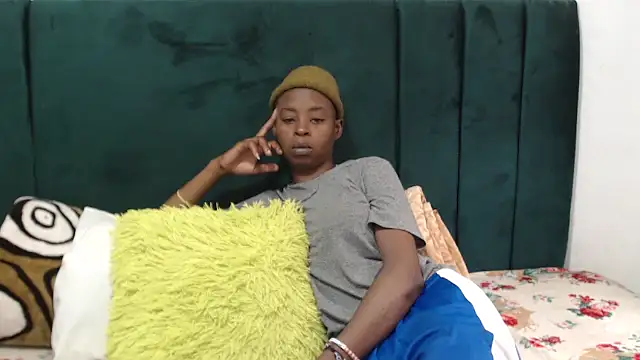 SweetSlenderChoc online show from January 17, 2026, 10:08 am