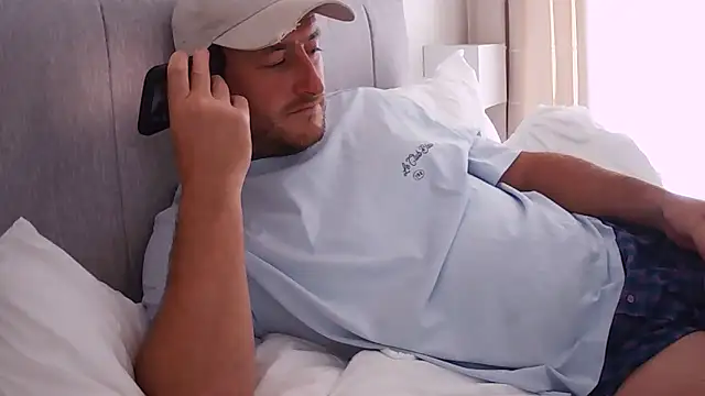 Londonlad818 online show from September 8, 2025, 4:17 pm