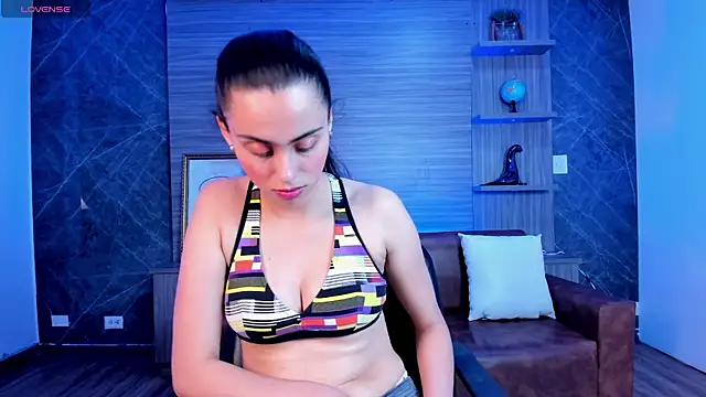 sofiapalacioss online show from September 18, 2025, 7:39 pm