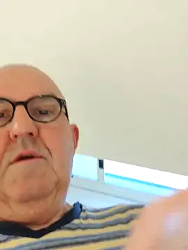 Snapshot of Oldmenhot66 chatting on March 29, 2026, 5:20 am Oldmenhot66 online show from March 29, 2026, 5:20 am