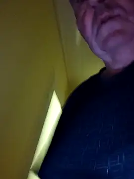 Oldmenhot66 online show from September 24, 2025, 4:41 am