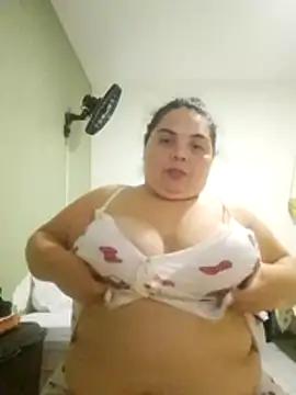 Snapshot of Katherine25 chatting on March 16, 2026, 12:51 am Katherine25 online show from March 16, 2026, 12:51 am