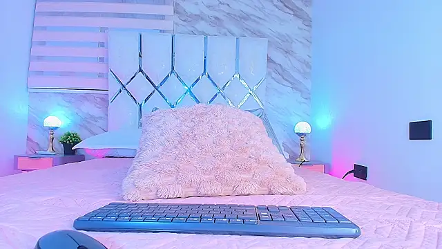 collet 1 online show from November 29, 2025, 12:05 pm