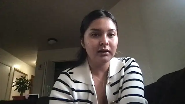 tinnnyym online show from November 6, 2025, 4:44 pm