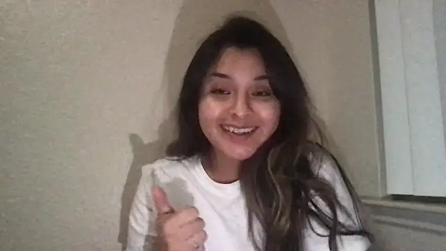 tinnnyym online show from November 10, 2025, 7:57 am