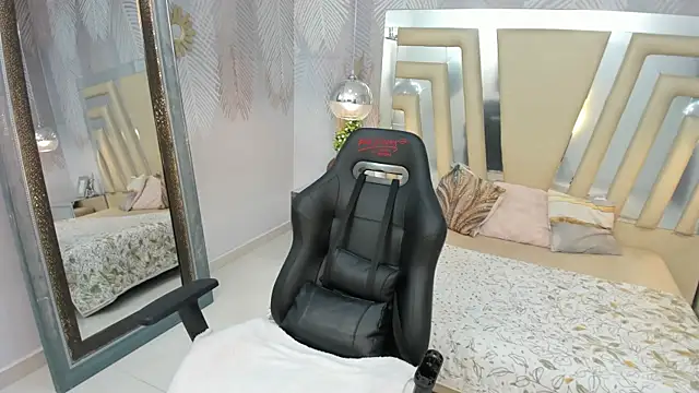 Snapshot of ValerySkinnyy chatting on March 2, 2026, 5:08 am ValerySkinnyy online show from March 2, 2026, 5:08 am