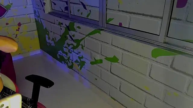 ValerySkinnyy online show from January 13, 2026, 4:05 am