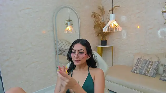 ValerySkinnyy online show from February 3, 2026, 6:40 am