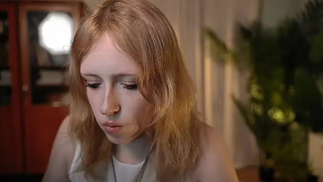 rosy petal online show from September 10, 2025, 9:47 pm