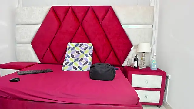 Kity spiderr online show from March 24, 2026, 1:44 pm