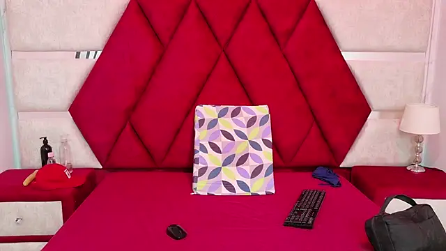 Kity spiderr online show from October 1, 2025, 12:31 pm