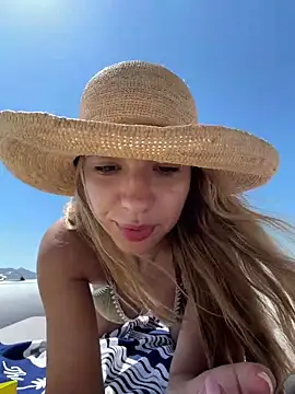 ItalianGirl online show from June 21, 2026, 12:33 pm
