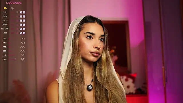 ItalianGirl online show from October 14, 2025, 6:52 pm