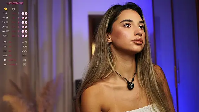 ItalianGirl online show from October 7, 2025, 7:48 pm