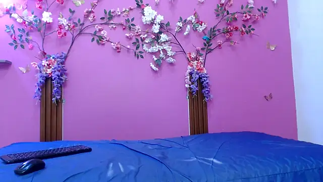 Snapshot of skinnysofia18 chatting on February 27, 2026, 1:22 pm skinnysofia18 online show from February 27, 2026, 1:22 pm