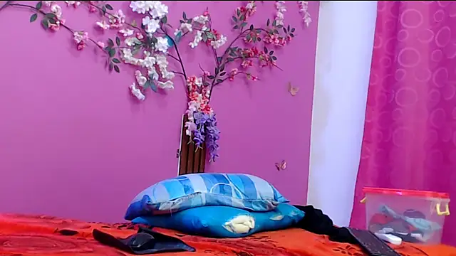 skinnysofia18 online show from October 10, 2025, 1:01 pm