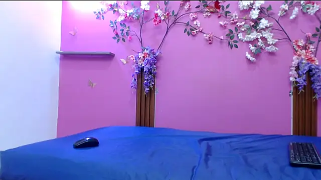 Snapshot of skinnysofia18 chatting on March 22, 2026, 1:34 pm skinnysofia18 online show from March 22, 2026, 1:34 pm