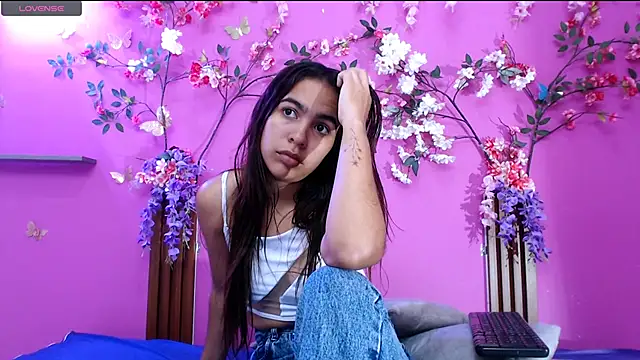 Snapshot of skinnysofia18 chatting on June 26, 2026, 1:50 pm skinnysofia18 online show from June 26, 2026, 1:50 pm
