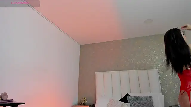 KaylieBrooks online show from December 18, 2025, 5:06 pm