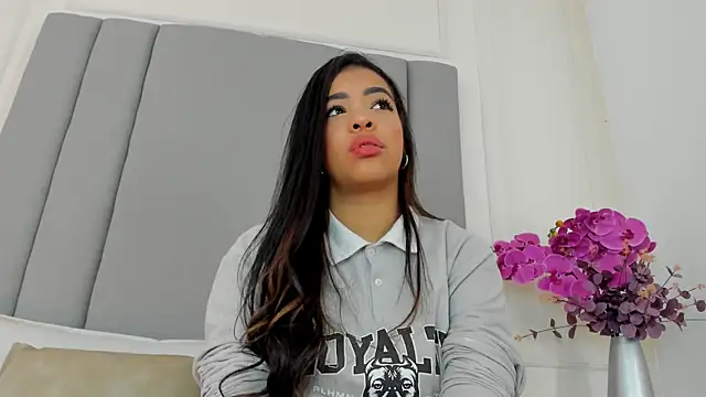 Snapshot of CannelaSmith chatting on July 11, 2026, 1:00 pm CannelaSmith online show from July 11, 2026, 1:00 pm