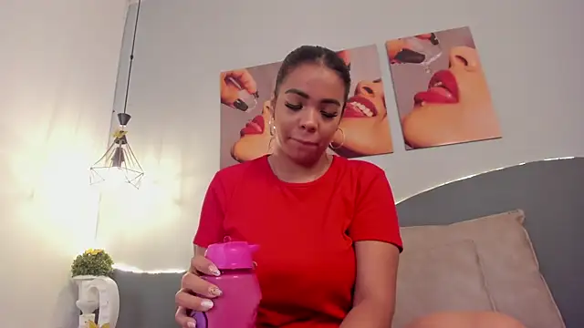 Snapshot of CannelaSmith chatting on August 1, 2026, 2:04 pm CannelaSmith online show from August 1, 2026, 2:04 pm