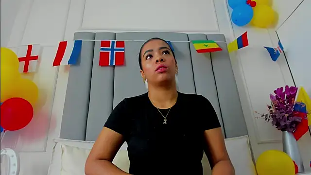 Snapshot of CannelaSmith chatting on July 4, 2026, 11:27 am CannelaSmith online show from July 4, 2026, 11:27 am