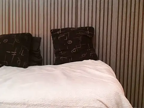 ROYALASS25 online show from October 4, 2025, 10:17 am