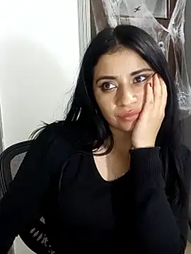 ValerieLove  online show from October 25, 2025, 9:08 am